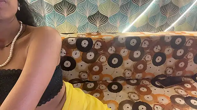 shuhana  online show from 4, 12, 2025