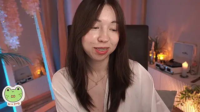 Sarah Son online show from 9, 3, 2025
