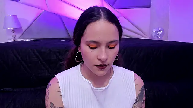 Snapshot of AnnyThompson_ chatting on 1, 2, 2025 AnnyThompson online show from 1, 2, 2025