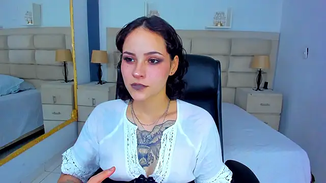 Snapshot of AnnyThompson_ chatting on 26, 9, 2025 AnnyThompson online show from 26, 9, 2025