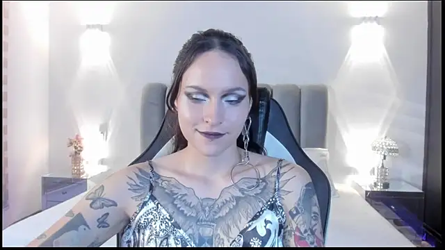 AnnyThompson  online show from 5, 2, 2026