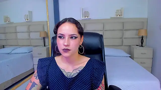 AnnyThompson  online show from 29, 10, 2025