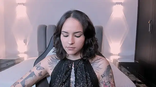 AnnyThompson  online show from 10, 1, 2026