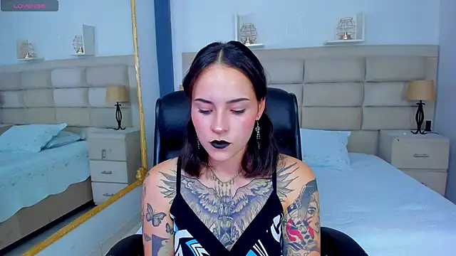 Snapshot of AnnyThompson_ chatting on 2, 10, 2025 AnnyThompson online show from 2, 10, 2025