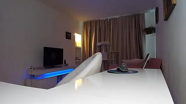 xqueenyasmine online show from 1, 3, 2026