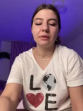 Snapshot of xqueenyasmine chatting on 10, 12, 2024 xqueenyasmine online show from 10, 12, 2024