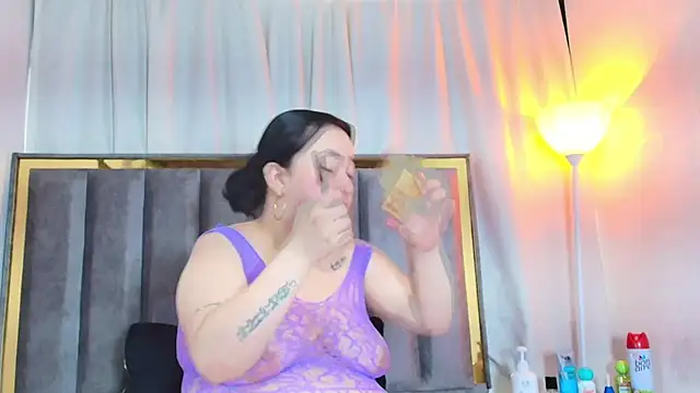 Zoe Curvy online show from 19, 2, 2026