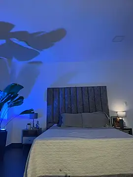 milaivanova online show from 25, 11, 2025