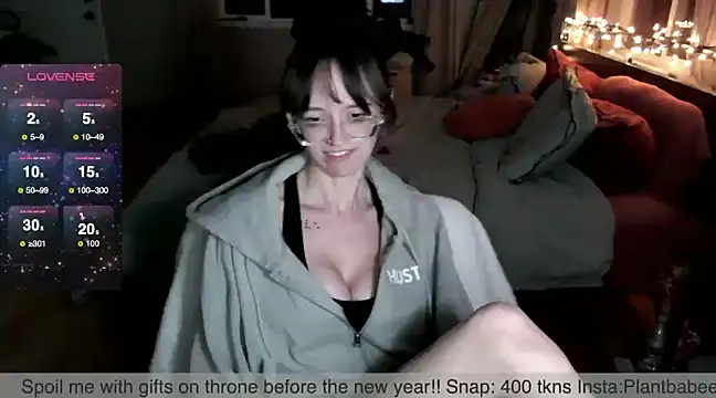 Plantbabeee online show from 3, 1, 2025