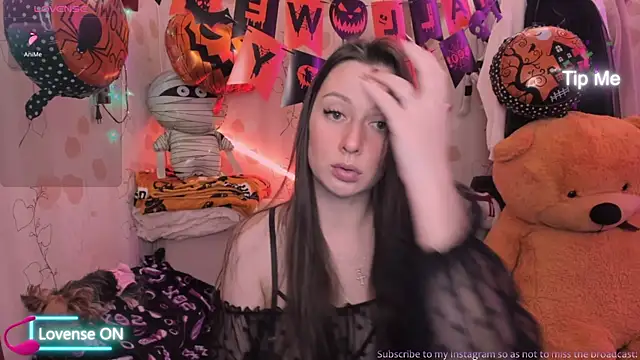 Lilly Black88888 online show from 18, 10, 2025