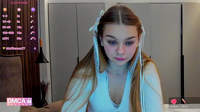 Molly sweetie online show from 24, 11, 2025