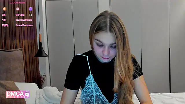 Molly sweetie online show from 18, 11, 2025