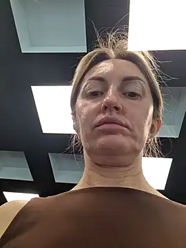 Miss    Mia  online show from 20, 2, 2026