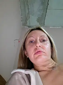 Miss    Mia  online show from 19, 10, 2025