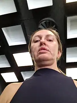 Miss    Mia  online show from 3, 2, 2026