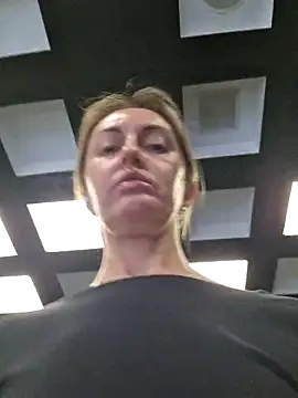 Miss    Mia  online show from 21, 2, 2026