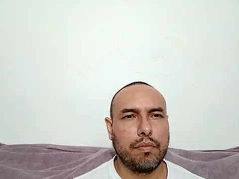 Snapshot of ElSunEagle chatting on 14, 11, 2025 ElSunEagle online show from 14, 11, 2025