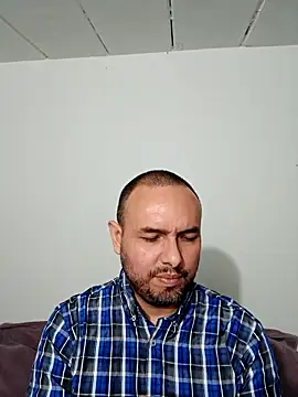 Snapshot of ElSunEagle chatting on 17, 11, 2025 ElSunEagle online show from 17, 11, 2025