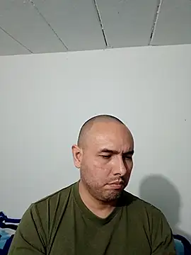 Snapshot of ElSunEagle chatting on 5, 11, 2025 ElSunEagle online show from 5, 11, 2025