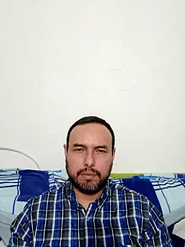 Snapshot of ElSunEagle chatting on 6, 10, 2025 ElSunEagle online show from 6, 10, 2025