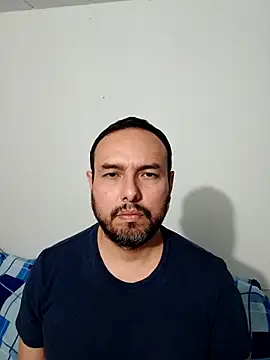 Snapshot of ElSunEagle chatting on 9, 10, 2025 ElSunEagle online show from 9, 10, 2025