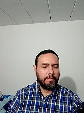 Snapshot of ElSunEagle chatting on 27, 10, 2025 ElSunEagle online show from 27, 10, 2025