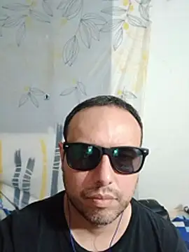 Snapshot of ElSunEagle chatting on 8, 7, 2026 ElSunEagle online show from 8, 7, 2026