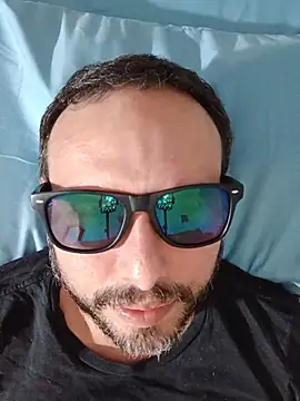 Snapshot of ElSunEagle chatting on 5, 8, 2026 ElSunEagle online show from 5, 8, 2026
