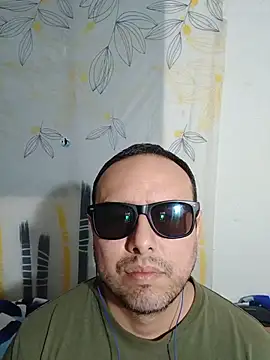 Snapshot of ElSunEagle chatting on 6, 7, 2026 ElSunEagle online show from 6, 7, 2026
