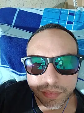Snapshot of ElSunEagle chatting on 5, 7, 2026 ElSunEagle online show from 5, 7, 2026
