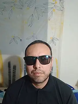 Snapshot of ElSunEagle chatting on 10, 7, 2026 ElSunEagle online show from 10, 7, 2026