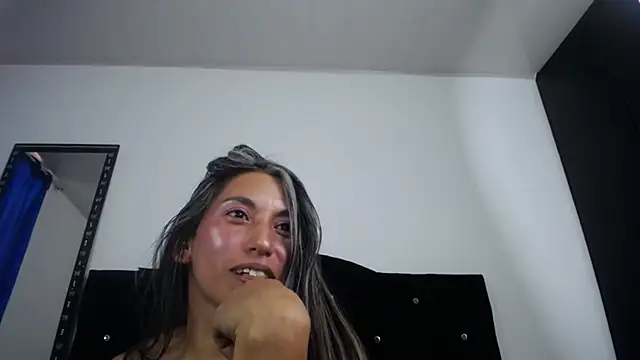 sweet skylove  online show from 17, 4, 2026