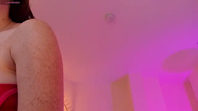 Snapshot of CorinneRusso chatting on 18, 7, 2026 CorinneRusso online show from 18, 7, 2026