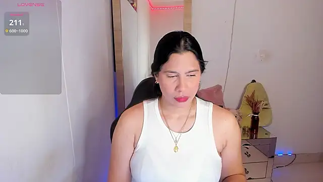 hellensexy online show from 3, 3, 2026