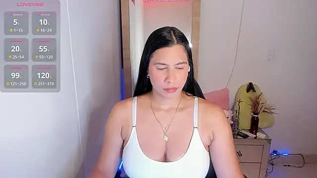 Snapshot of hellensexy chatting on 22, 5, 2026 hellensexy online show from 22, 5, 2026