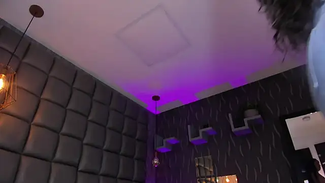 megan woll online show from 19, 11, 2025