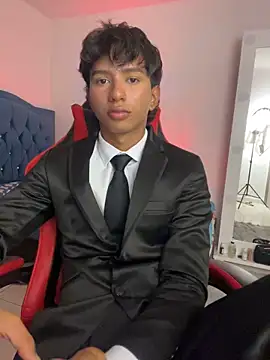 Leonarrrd 01 online show from 24, 11, 2025