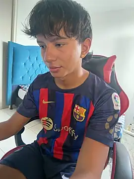 Leonarrrd 01 online show from 4, 12, 2025