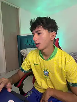 Leonarrrd 01 online show from 11, 4, 2026