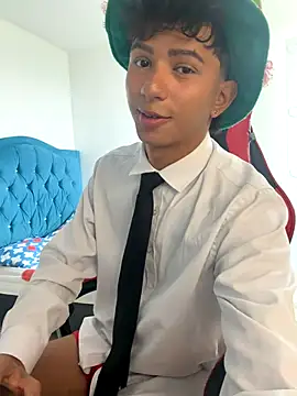 Leonarrrd 01 online show from 5, 12, 2025