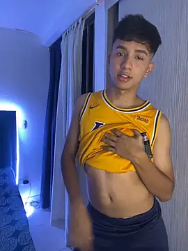 Leonarrrd 01 online show from 19, 1, 2025