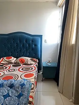 Leonarrrd 01 online show from 17, 10, 2025