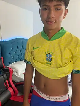 Leonarrrd 01 online show from 27, 2, 2026