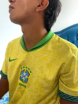 Leonarrrd 01 online show from 12, 10, 2025