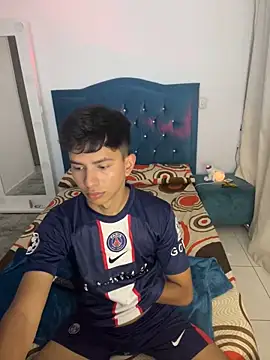 Leonarrrd 01 online show from 13, 12, 2024