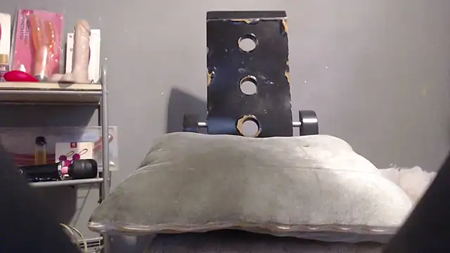 Snapshot of Amazing12inch chatting on 15, 11, 2025 Amazing12inch online show from 15, 11, 2025