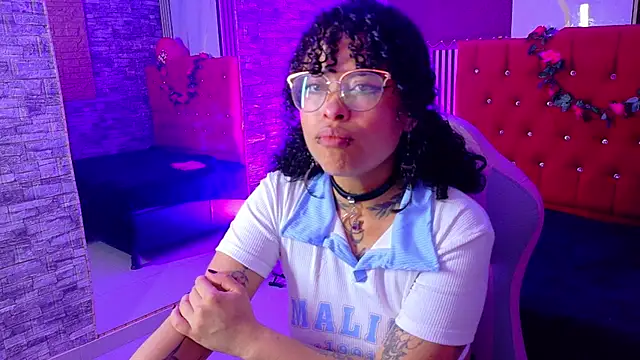 miahernadez303av online show from 16, 2, 2026