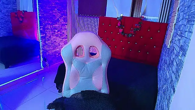 miahernadez303av online show from 8, 11, 2025