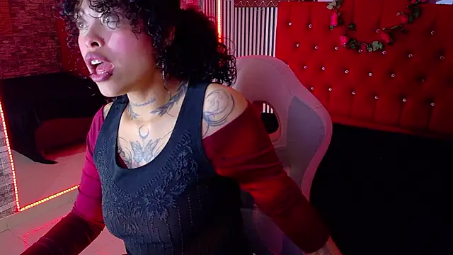 miahernadez303av online show from 13, 1, 2026