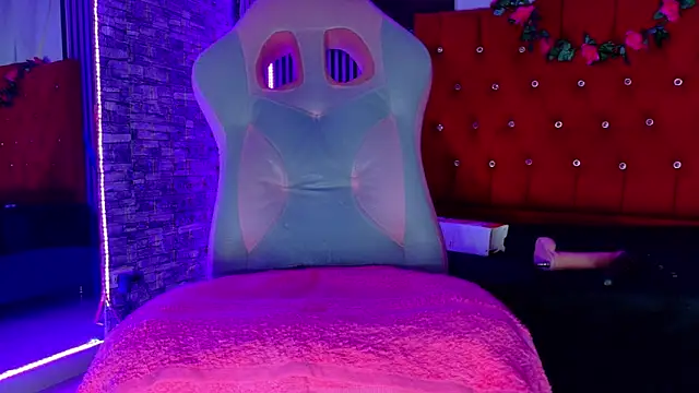 miahernadez303av online show from 2, 3, 2026